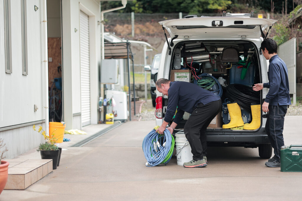 出発準備をする名古屋美工スタッフ